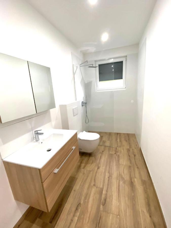 Neubauwohnung Lura 2B - Fur 5 Personen Vienna Luaran gambar